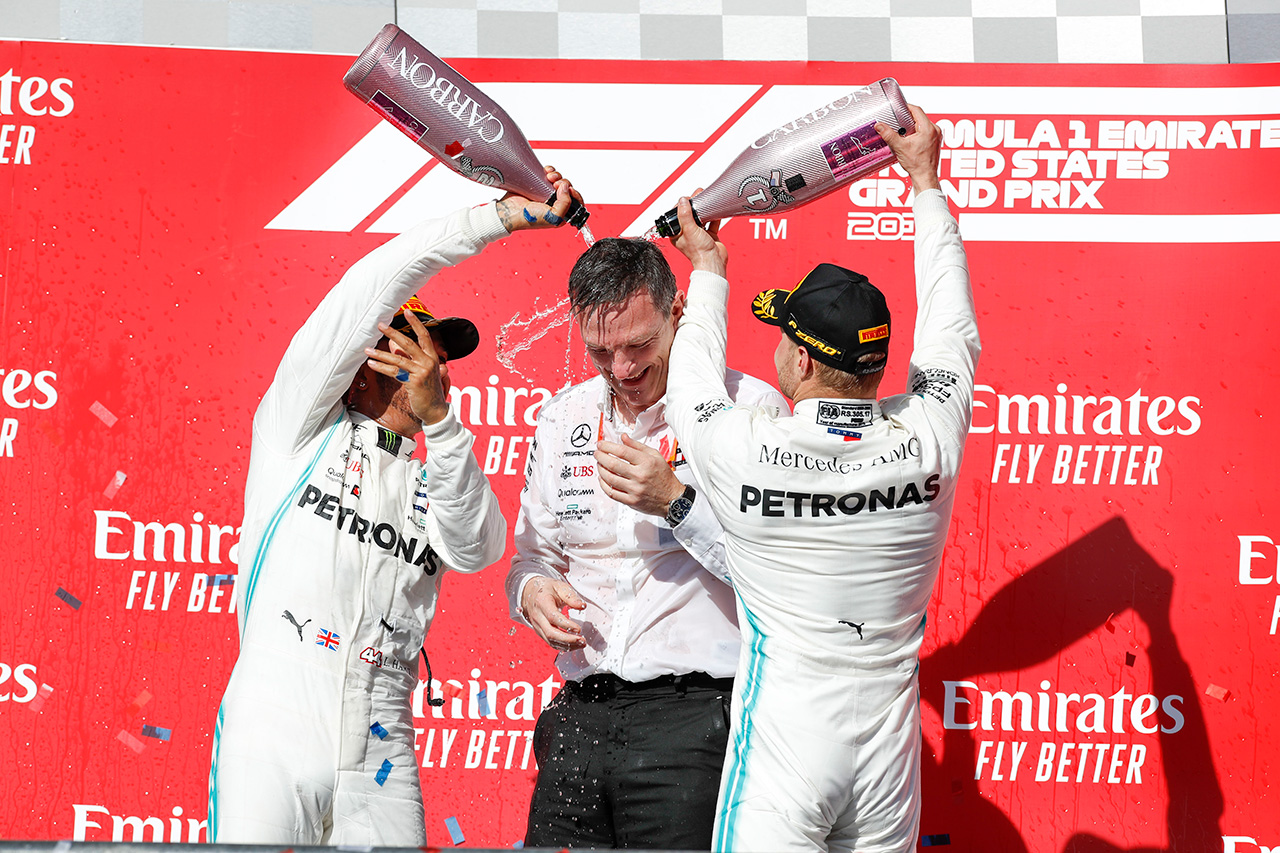 メルセデスF1チーム、ニキ・ラウダに捧げるダブルタイトル6連覇