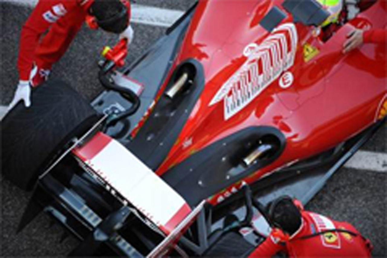 フェラーリ、F60の排気口デザインを修正