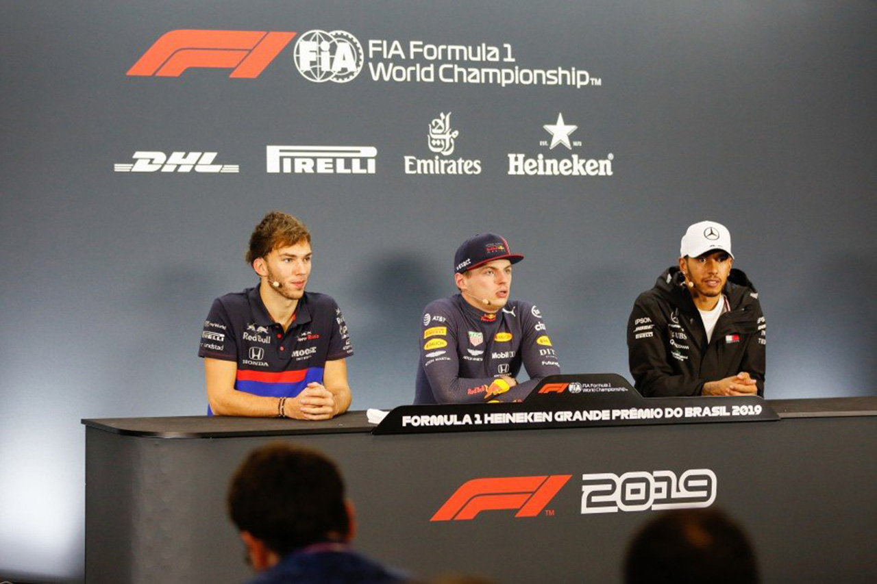 フェルスタッペン&ハミルトン、ガスリーのF1初表彰台を祝福