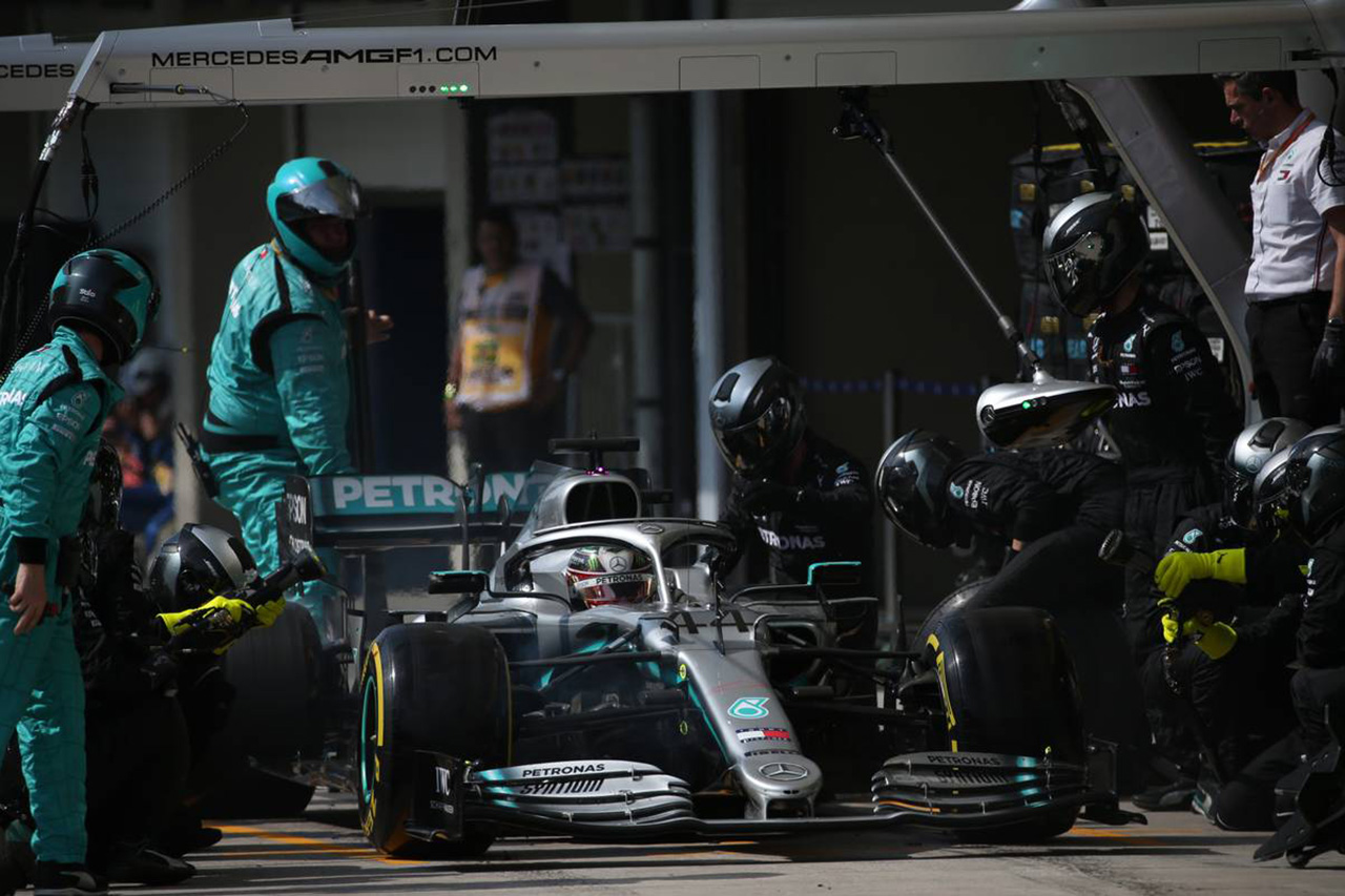 メルセデスF1 「ハミルトンをピットインさせたのは愚かなミスだった」