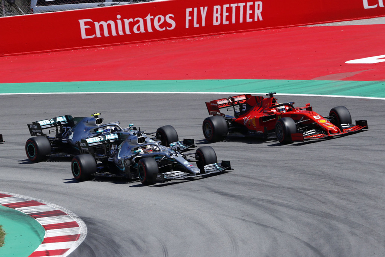 メルセデス、同盟を裏切って2021年F1規則に同意したフェラーリに不満？