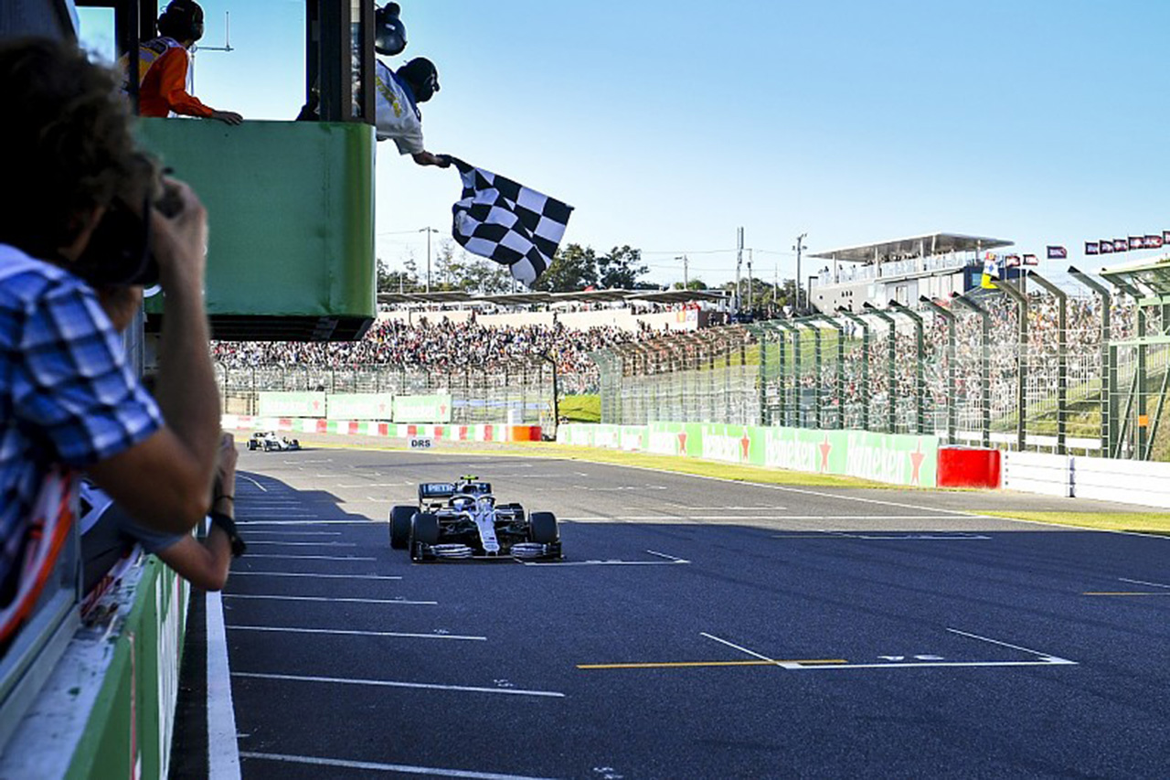 F1 | 2020年から従来のチェッカーフラッグをレース終了の合図に戻す