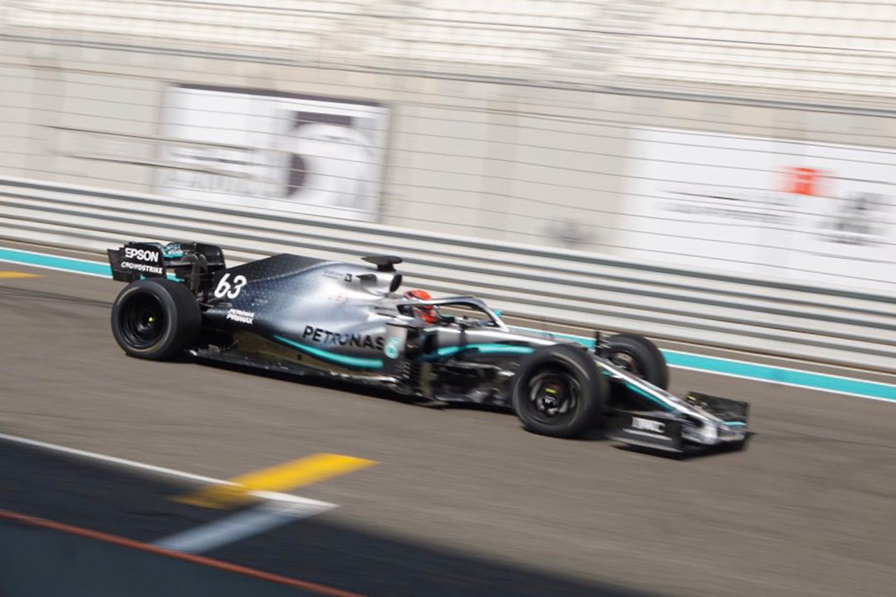 ジョージ・ラッセル、メルセデスのF1マシンで18インチタイヤをテスト