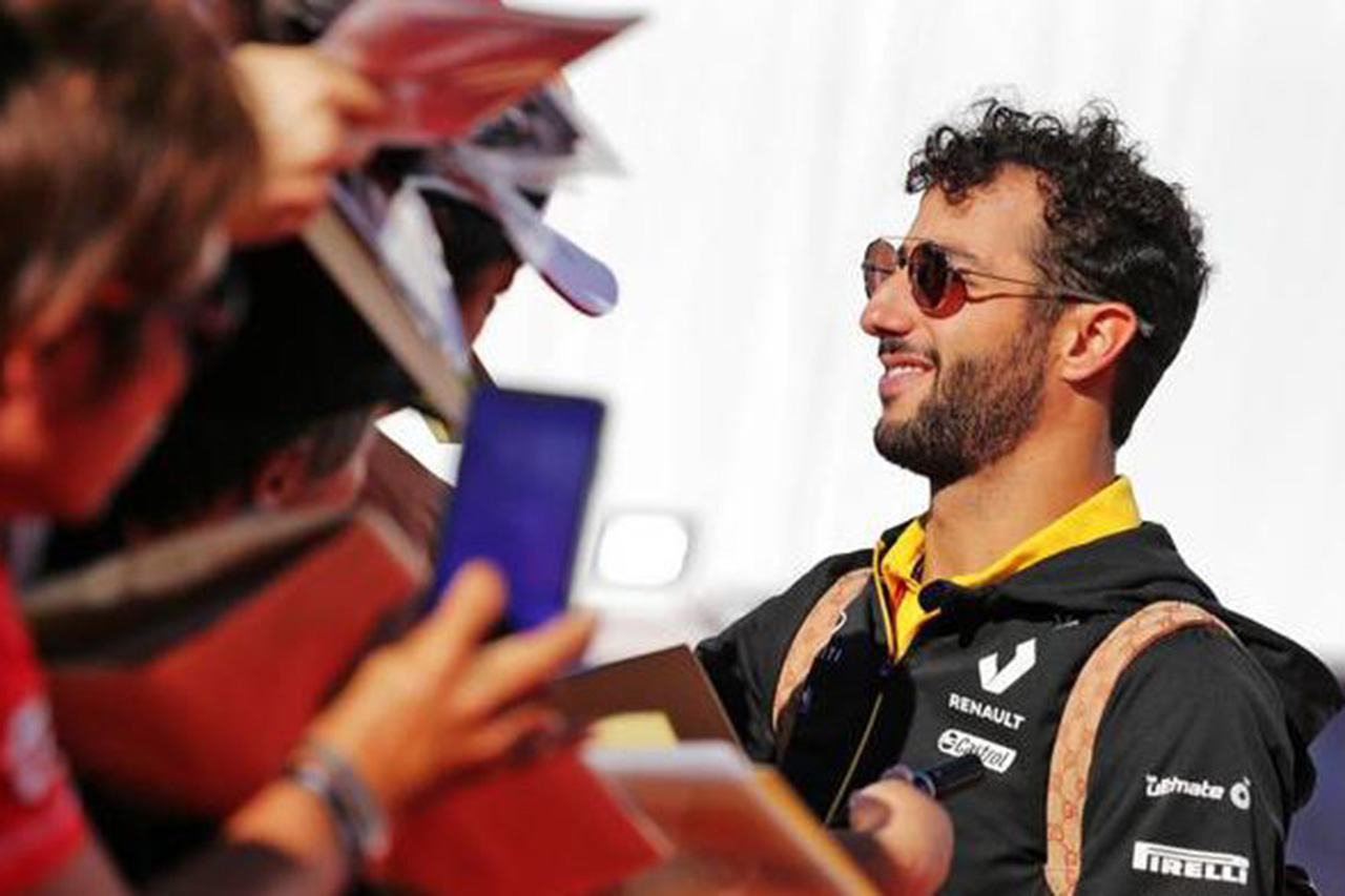 「ダニエル・リカルドはフェラーリと契約を結んでいた」とF1解説者