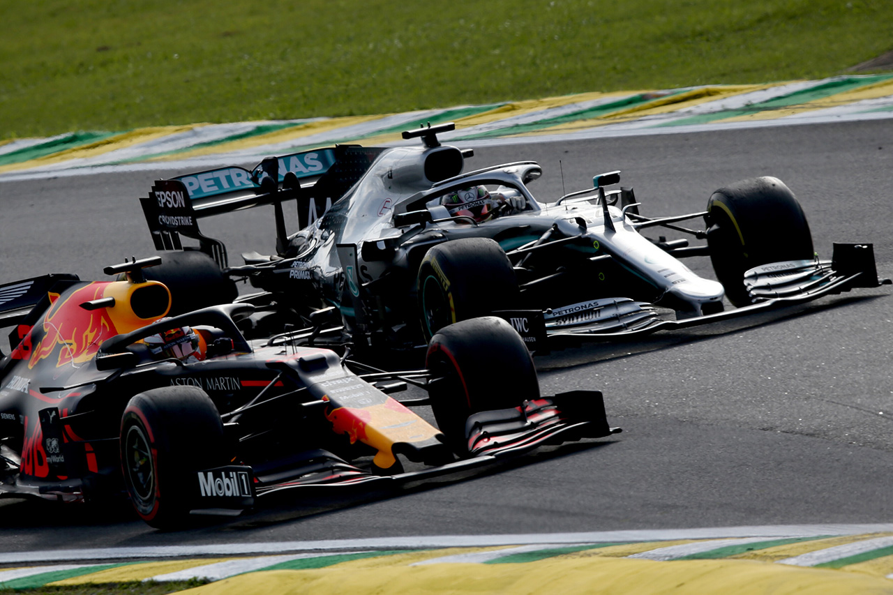 メルセデスF1 「レッドブル・ホンダと戦うには速くなる必要がある」