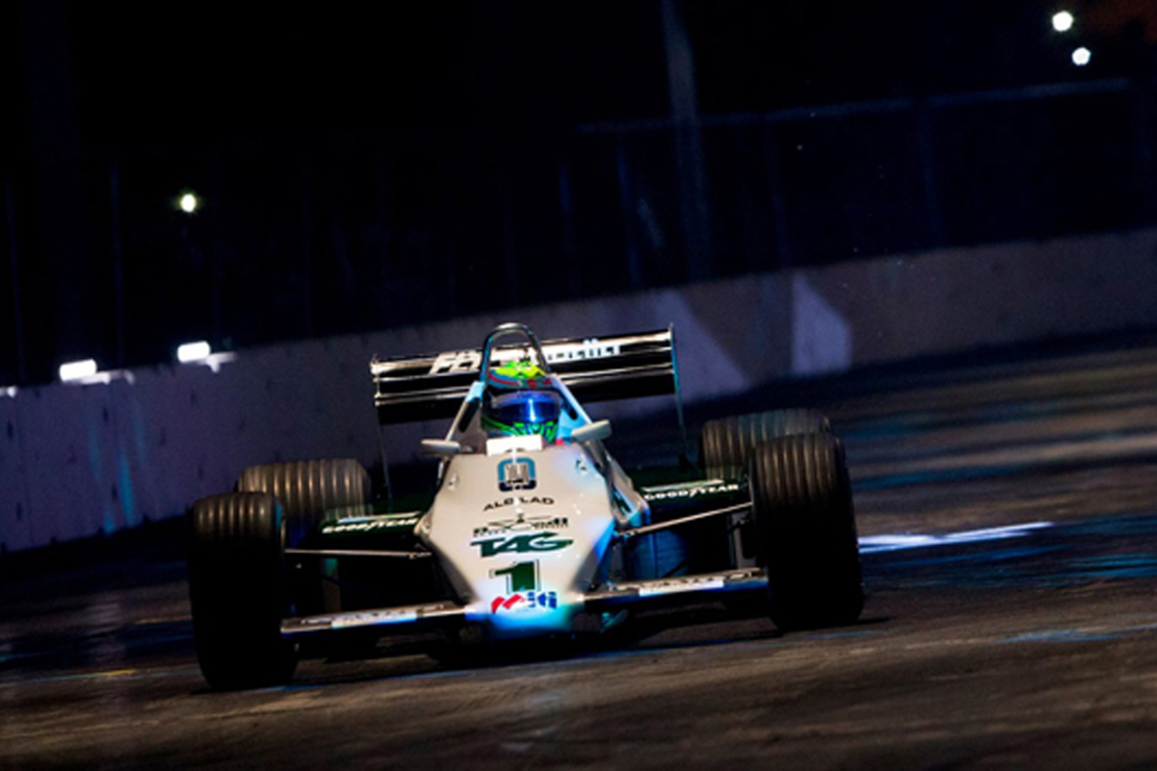 フェリペ・マッサ、ウィリアムズ FW08Cでデモ走行