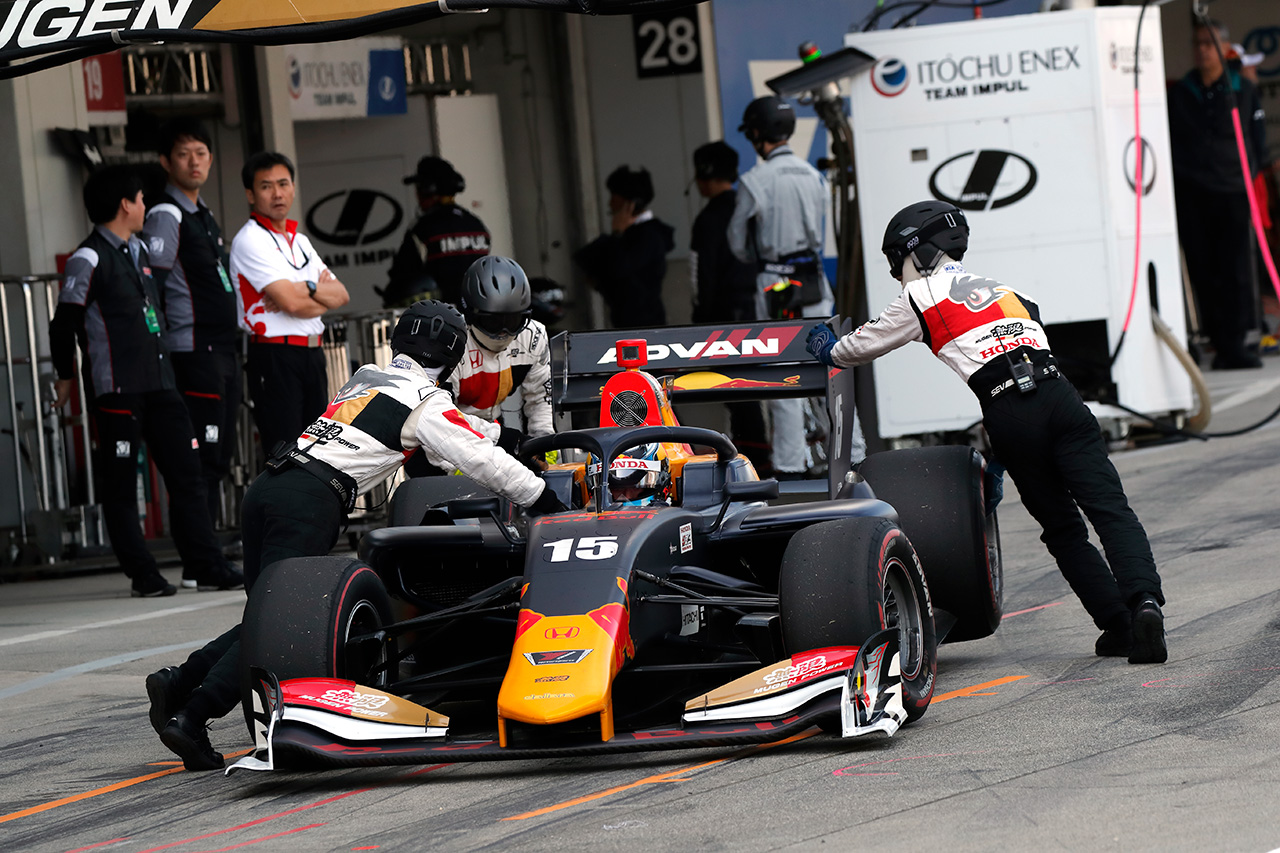 レッドブルF1はなぜスーパーフォーミュラにドライバーを送り込むのか？