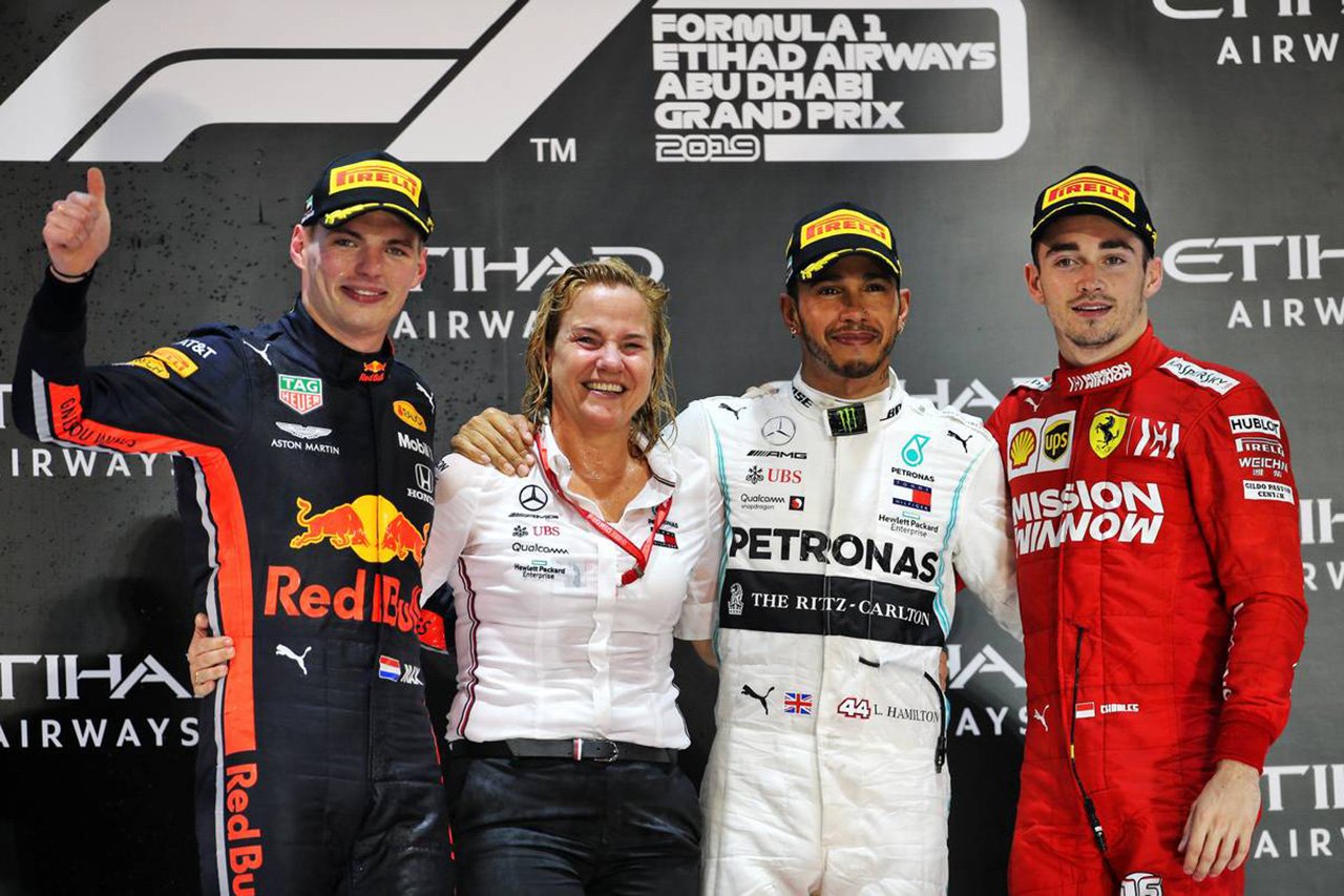 「レッドブルF1は是が非でもフェルスタッペンとの契約延長が必要だった」