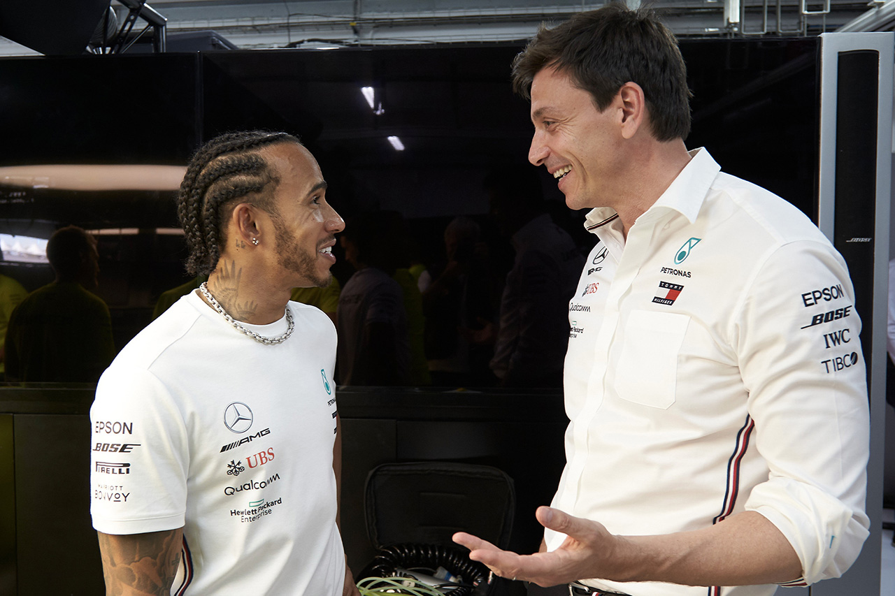 メルセデスF1 「ルイス・ハミルトンとの交渉は今月から開始する」