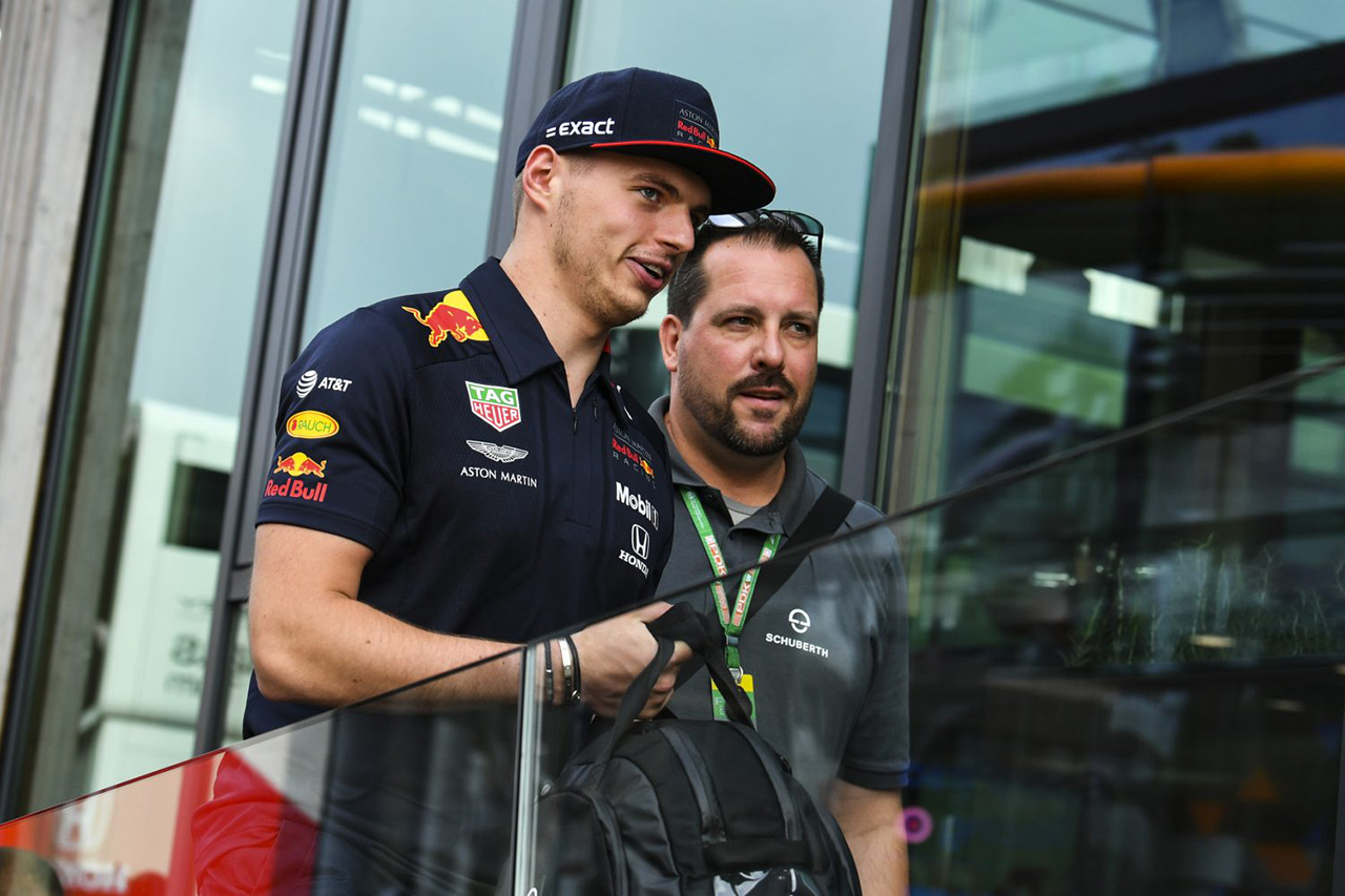 F1:マックス・フェルスタッペンとシューベルトとのヘルメット契約の裏側