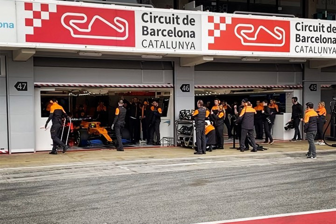【F1動画】 マクラーレン、MCL35をシェイクダウン