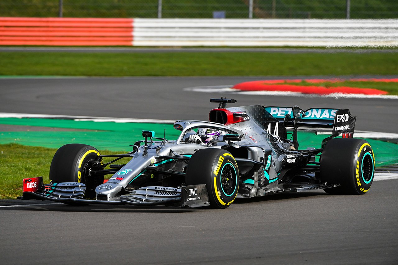 【F1動画】 王者メルセデス、W11をシェイクダウン