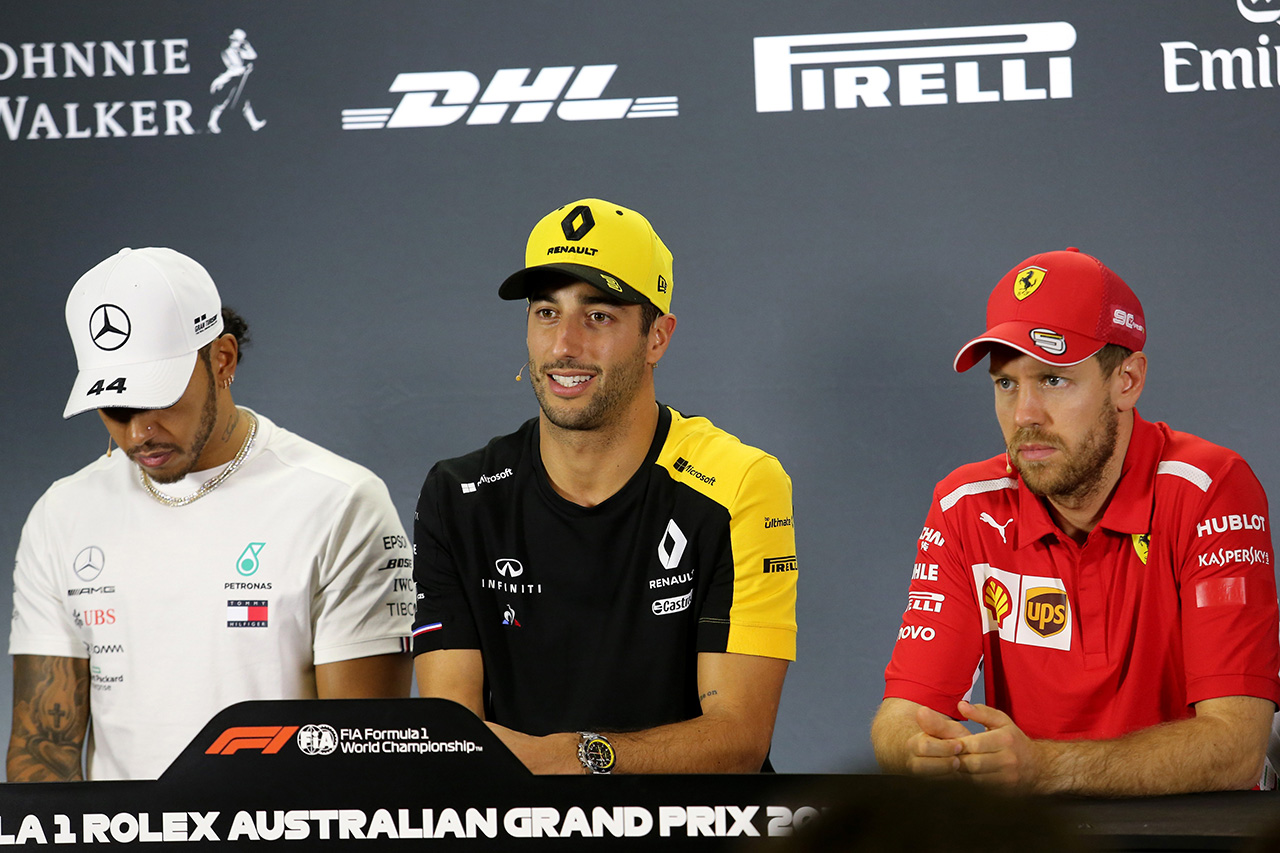F1オーストラリアGP:記者会見に出席するドライバーおよびチーム代表者