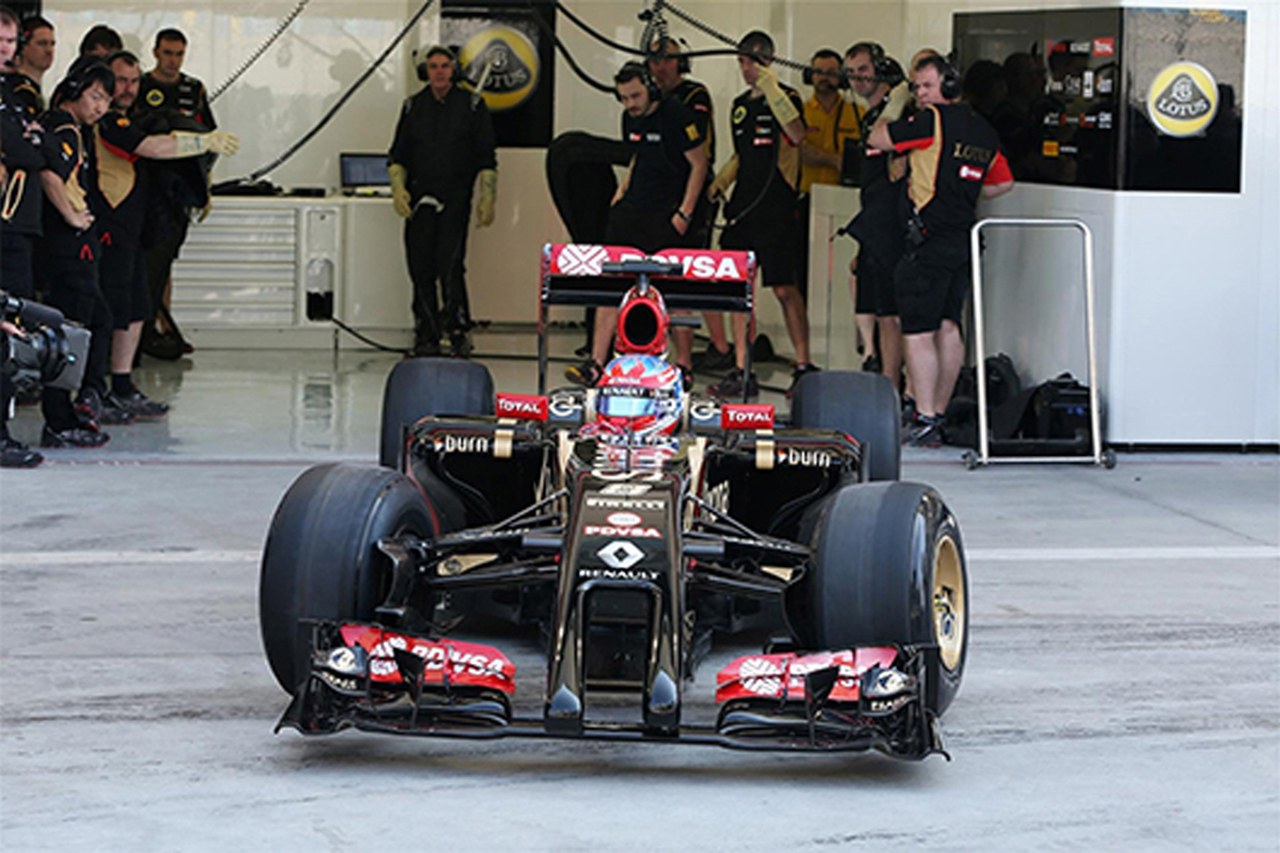 ロータス、E22の本格デビューはトラブルに泣く