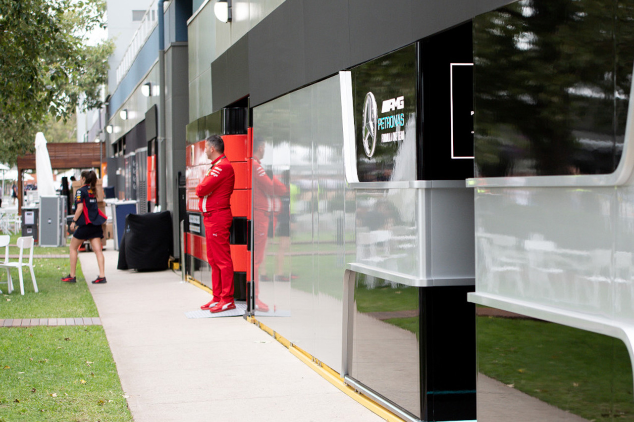F1チーム、サマーブレイクの前倒しに合意との報道に激怒?