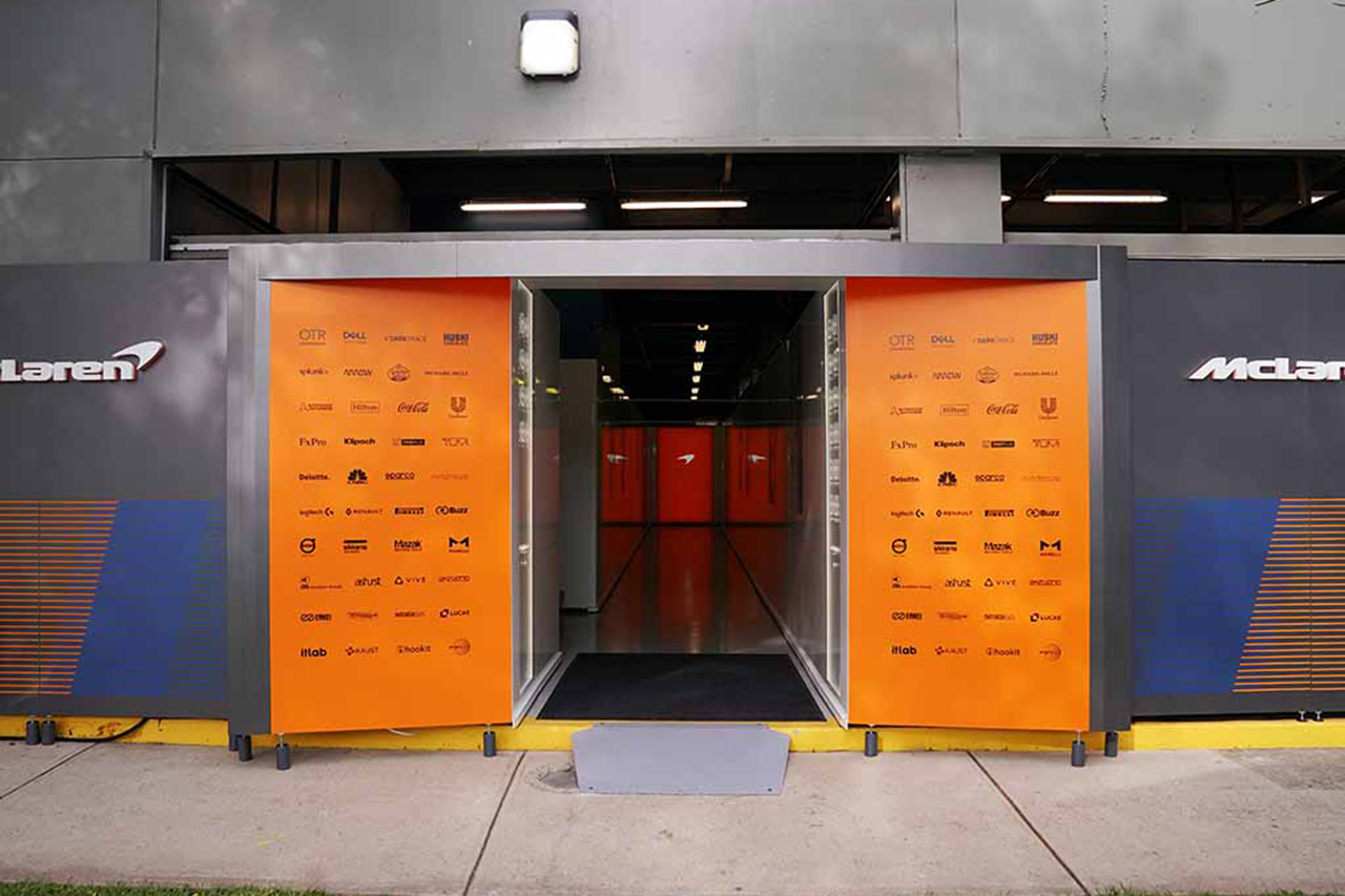 マクラーレンF1、オーストラリアで隔離されていたメンバーが英国に帰国