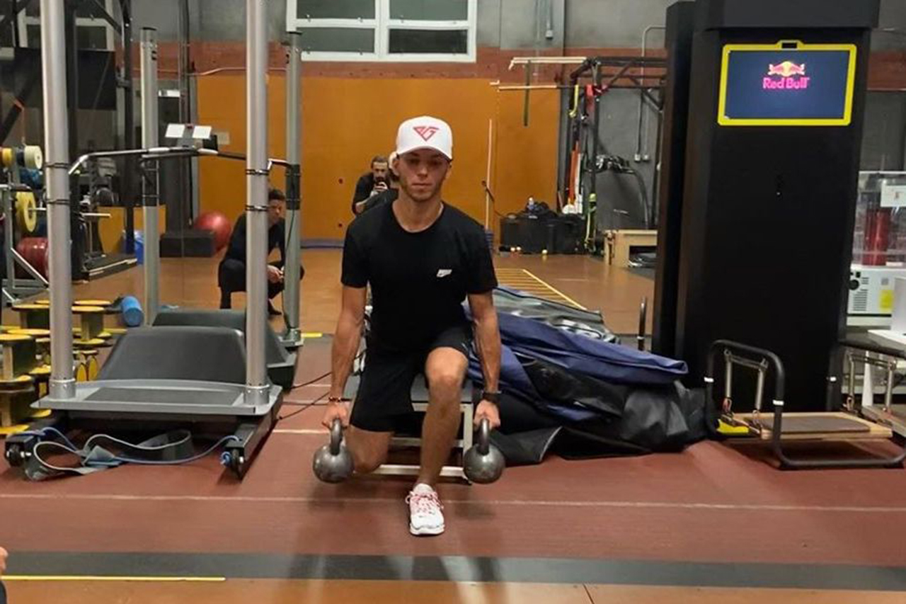 ピエール・ガスリー、ヨーロッパには戻らずドバイで体力トレーニング