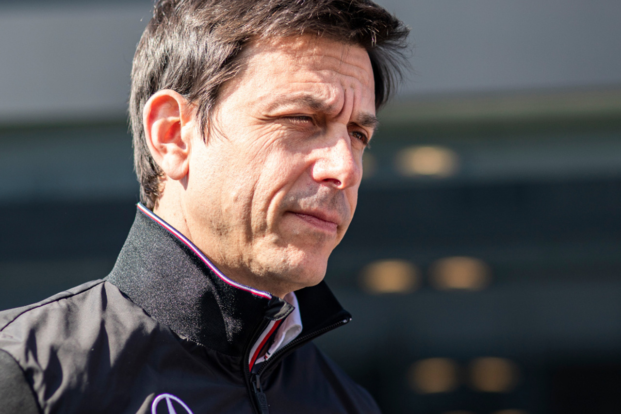 F1：「トト・ヴォルフはアストンマーティンに移籍する」とエクレストン