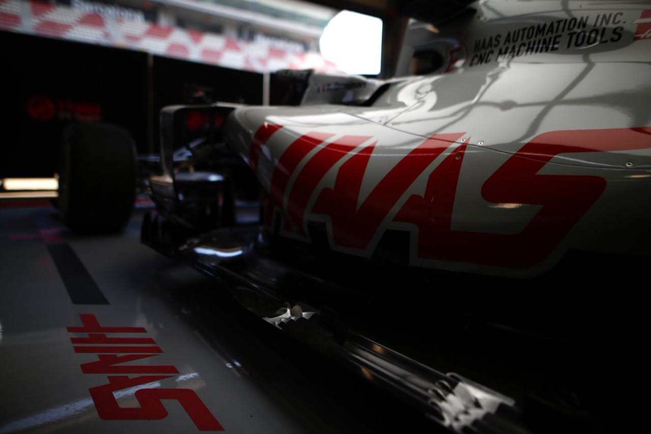 ハースF1チーム、英国拠点の従業員の大多数を一時解雇