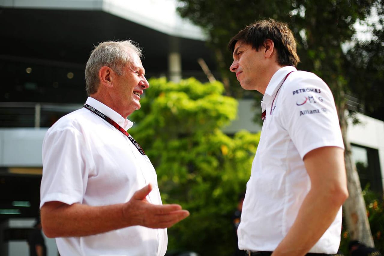 レッドブル・ホンダF1、メルセデスの危機会議での“移り気”を批判
