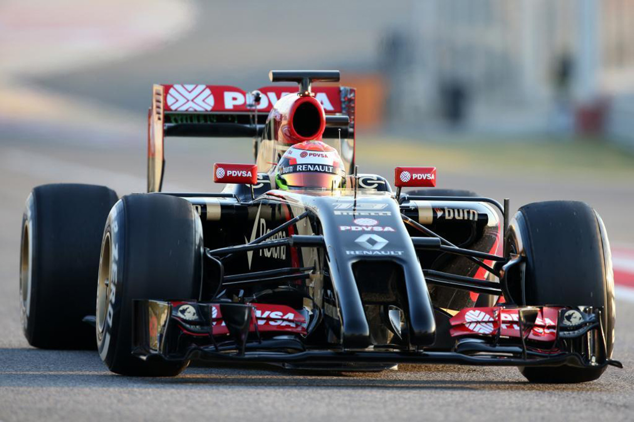 F1マシン列伝：ロータス E22 “奇想天外な2本牙ノーズが残した傷跡”