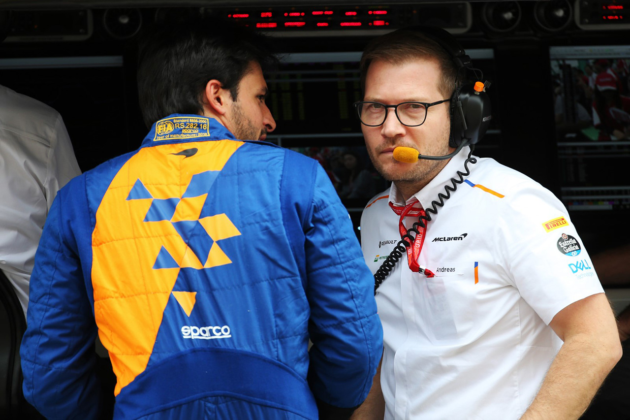 マクラーレンF1、カルロス・サインツの流出を阻止すべく最後のオファー