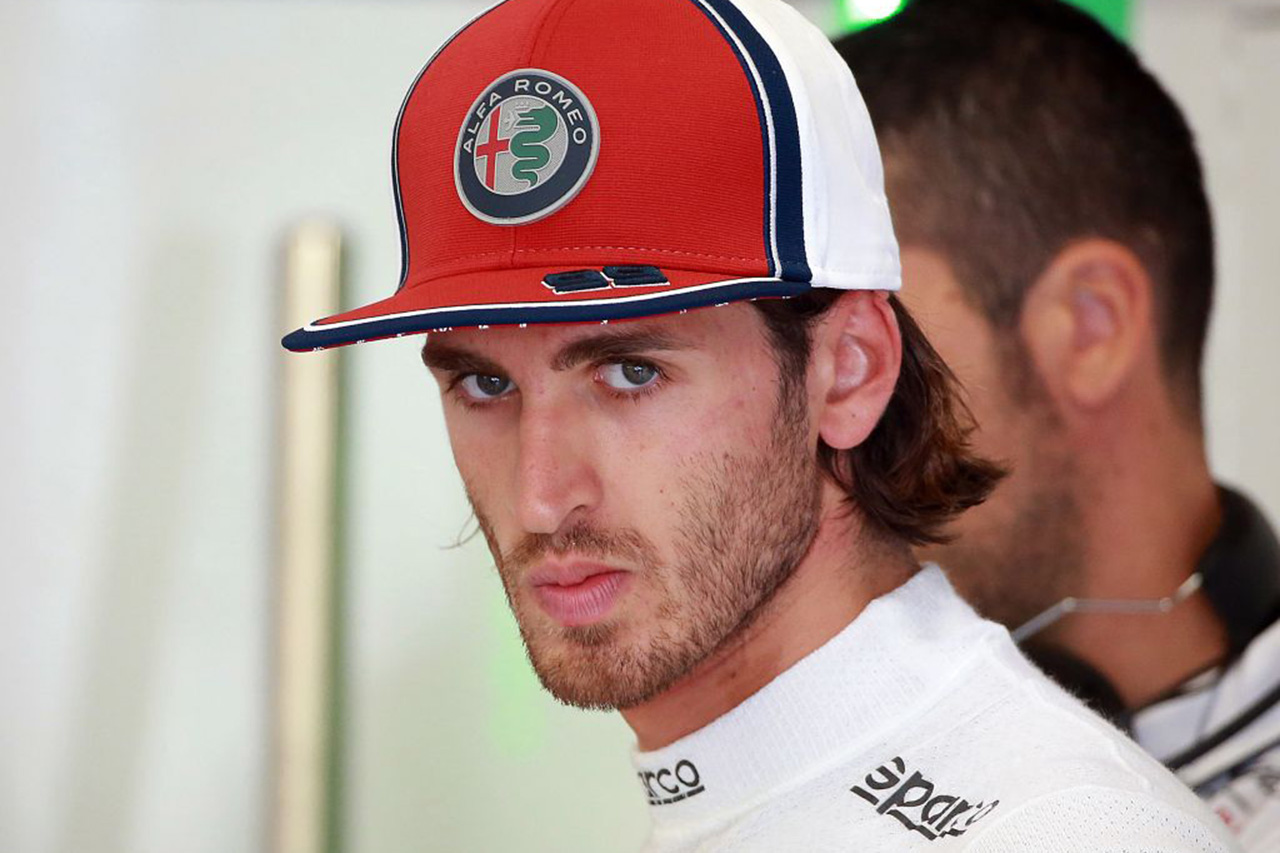 フェラーリF1代表 「ジョビナッツィは跳ね馬のシートには時期尚早だった」