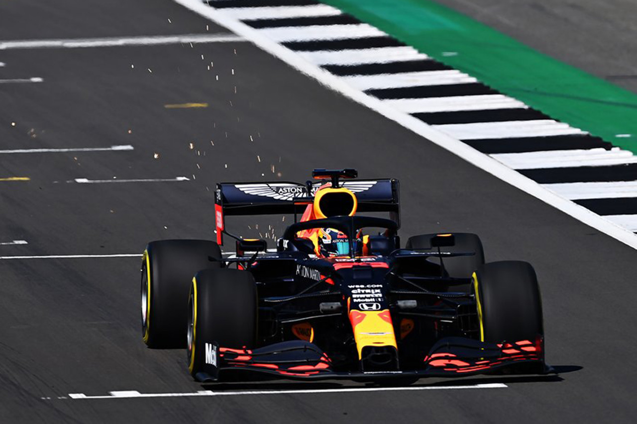レッドブル・ホンダF1、アレクサンダー・アルボンがRB16でテストを開始