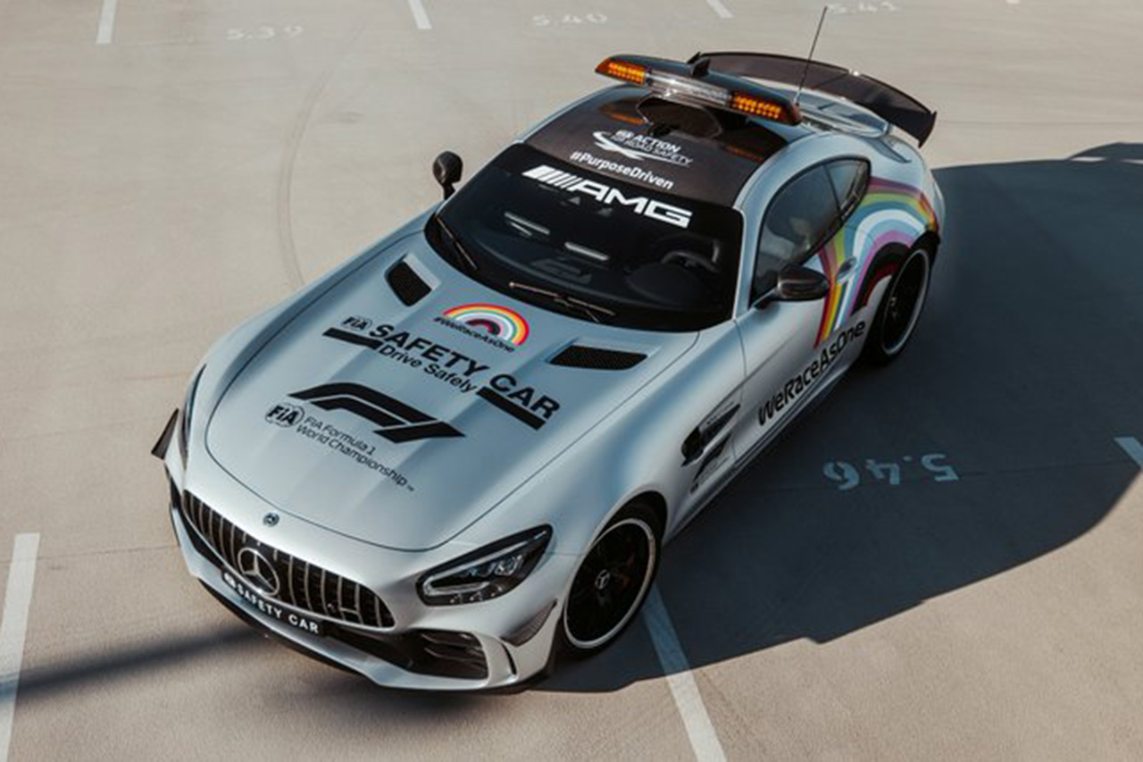 F1:セーフティカーも「#WeRaceAsOne」のレインボーカラー