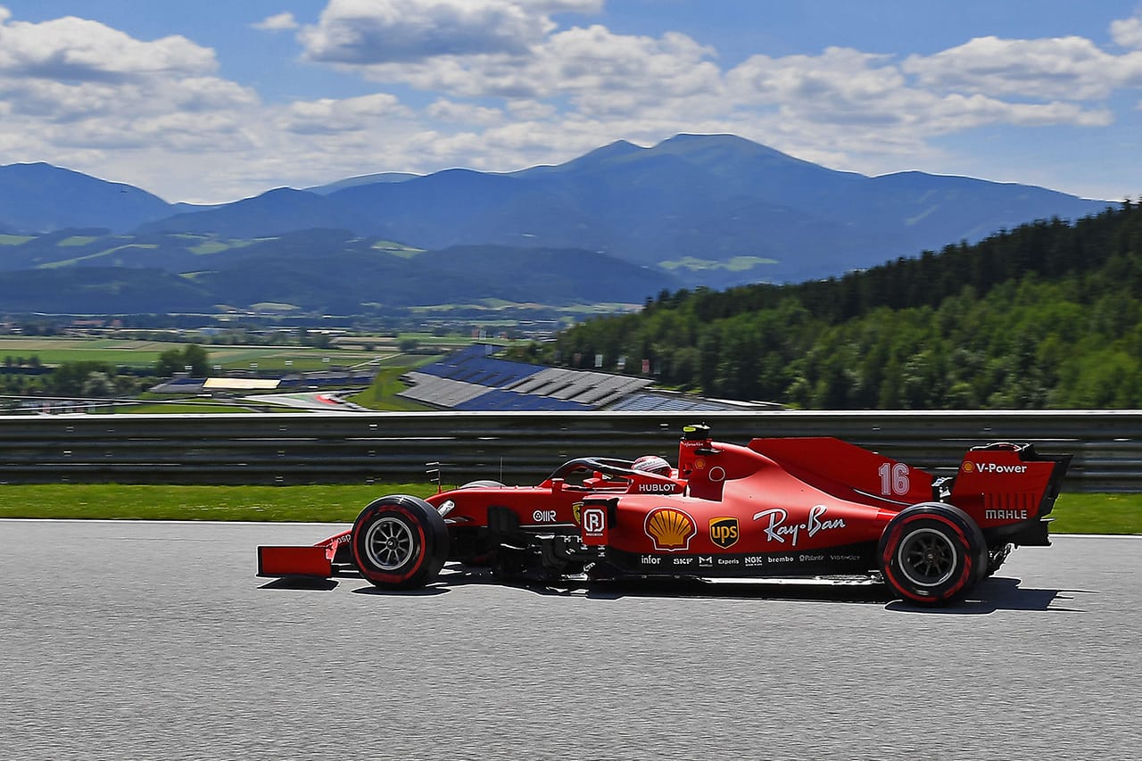 レッドブルF1、フェラーリに皮肉 「去年のエンジンは素晴らしかった」