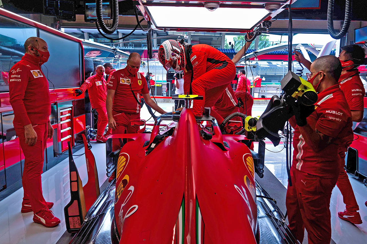 「フェラーリF1はイギリスに拠点を移すべき」とマーク・ウェバー