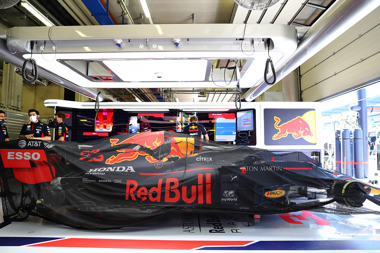 レッドブル・ホンダF1 「メルセデスF1との差を縮めるために努力を続ける」