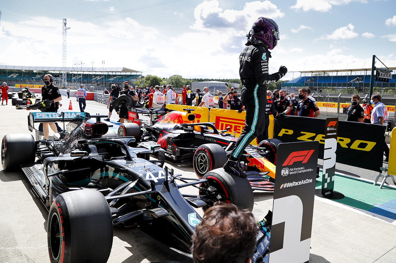 メルセデスF1 「独自のリーグにいた。新しい友達はできそうにない」