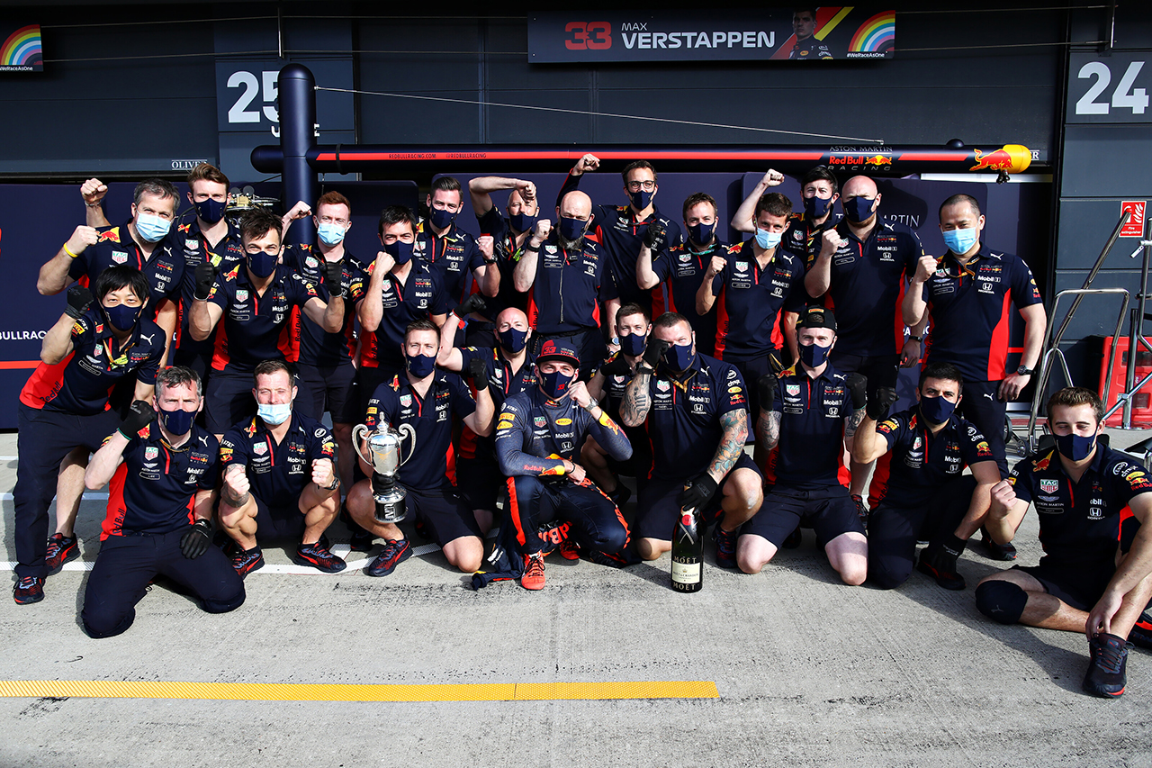 レッドブル・ホンダF1 「予選でのメルセデスとの差を考えれば2位に満足」