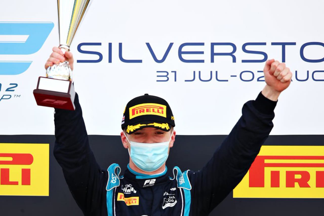 ダニエル・ティクトゥム、F2初勝利で解雇されたレッドブルF1を皮肉る