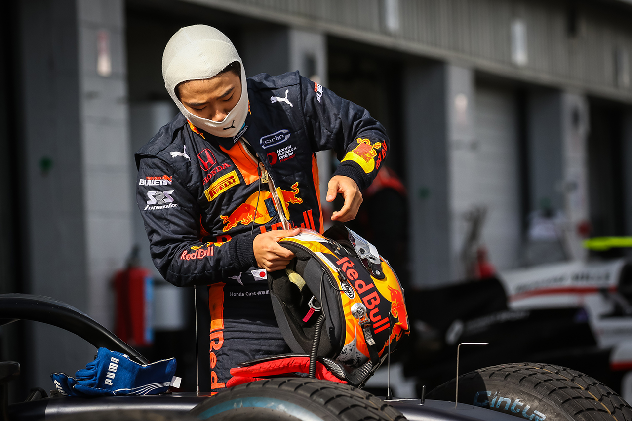 FIA-F2 イギリス大会2：角田裕毅は1周目に追突されてリタイア