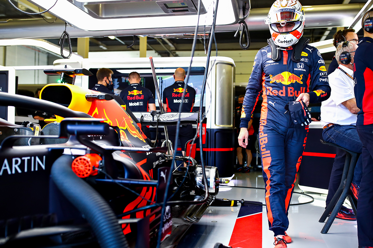 メルセデスF1代表 「フェルスタッペンのハードスタートは大きな賭け」