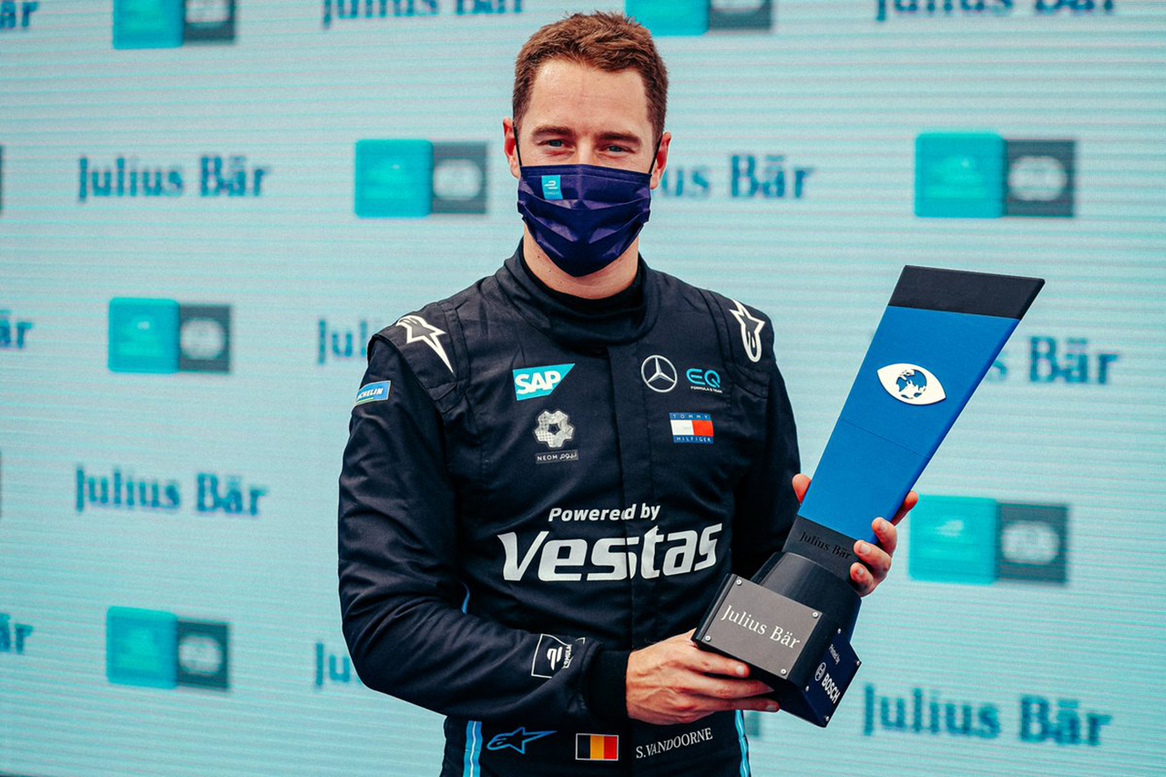 ストフェル・バンドーン、メルセデスF1陣営のリザーブドライバーに復帰