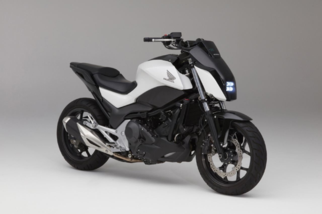 ホンダ、自立するバイク「Honda Riding Assist」を世界初公開