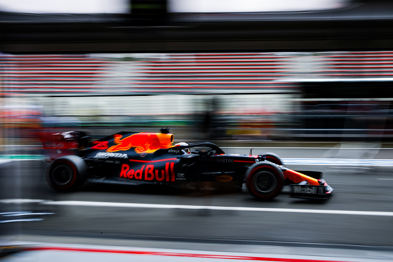 レッドブルF1、ハイレーキ限界説に反論「メルセデスもリア車高を上げている」