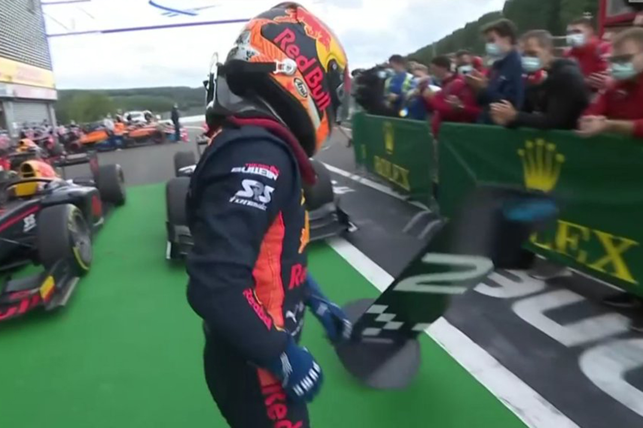 F2：ニキータ・マゼピン、角田裕毅の方に2位のボードを跳ね飛ばす暴挙
