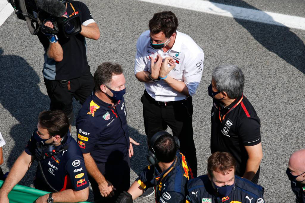 メルセデスF1代表 「レッドブル・ホンダはアンダーカットの機会を逃した」
