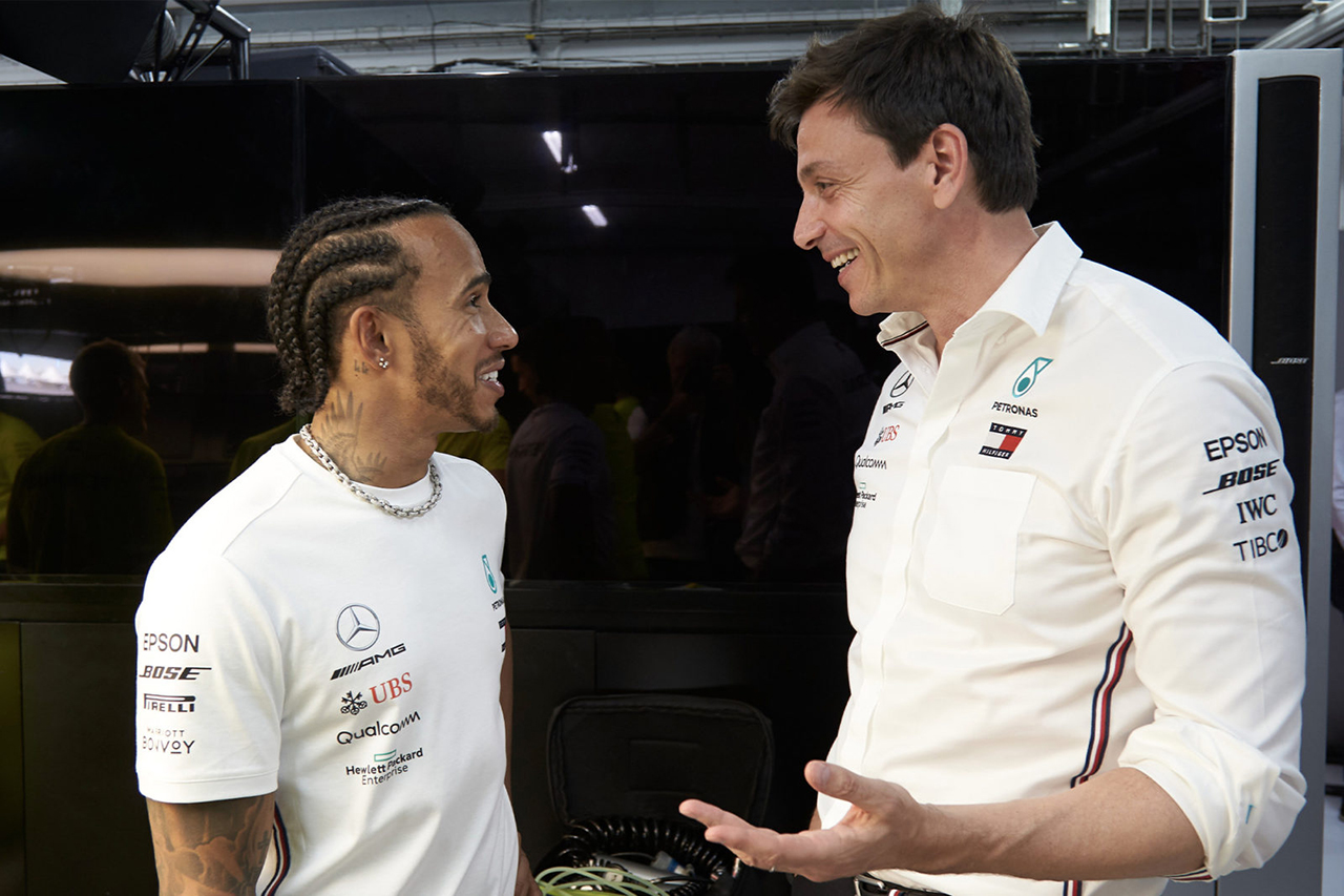 レッドブルF1代表 「メルセデスはルイス・ハミルトンを優遇している」