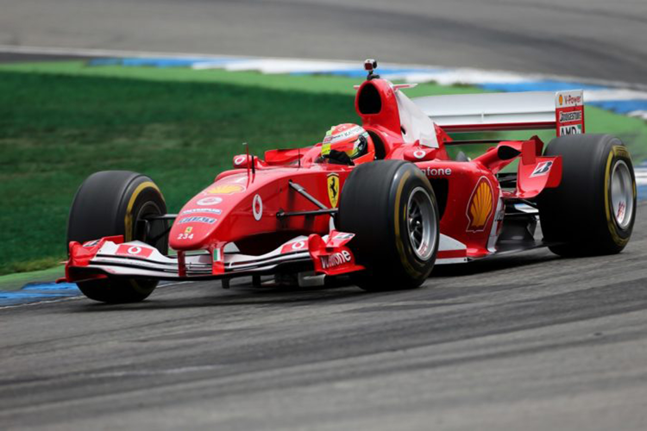 ミック・シューマッハ、F1トスカーナGPで父ミハエルのF2004でデモ走行