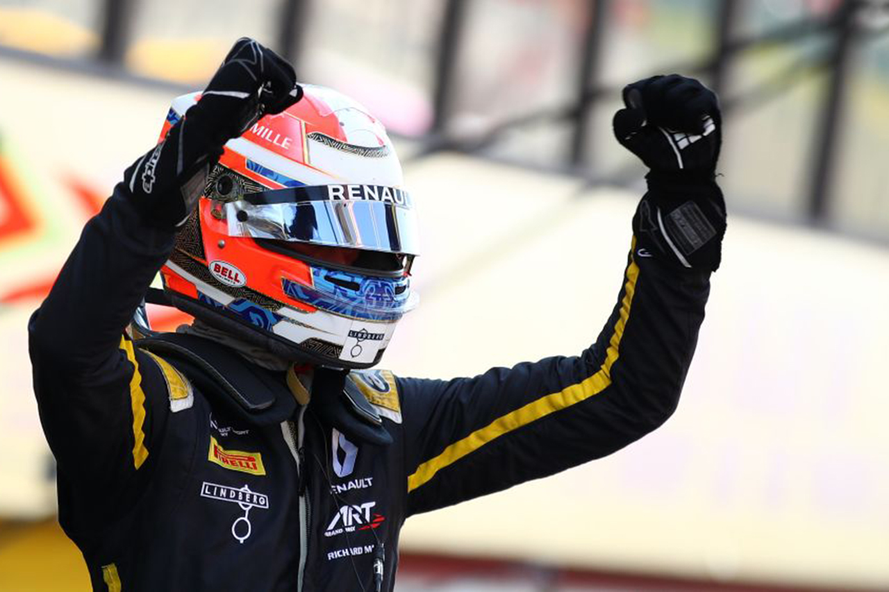 FIA-F2 第9戦 レース2:ルンガーが優勝、佐藤万璃音が8位入賞