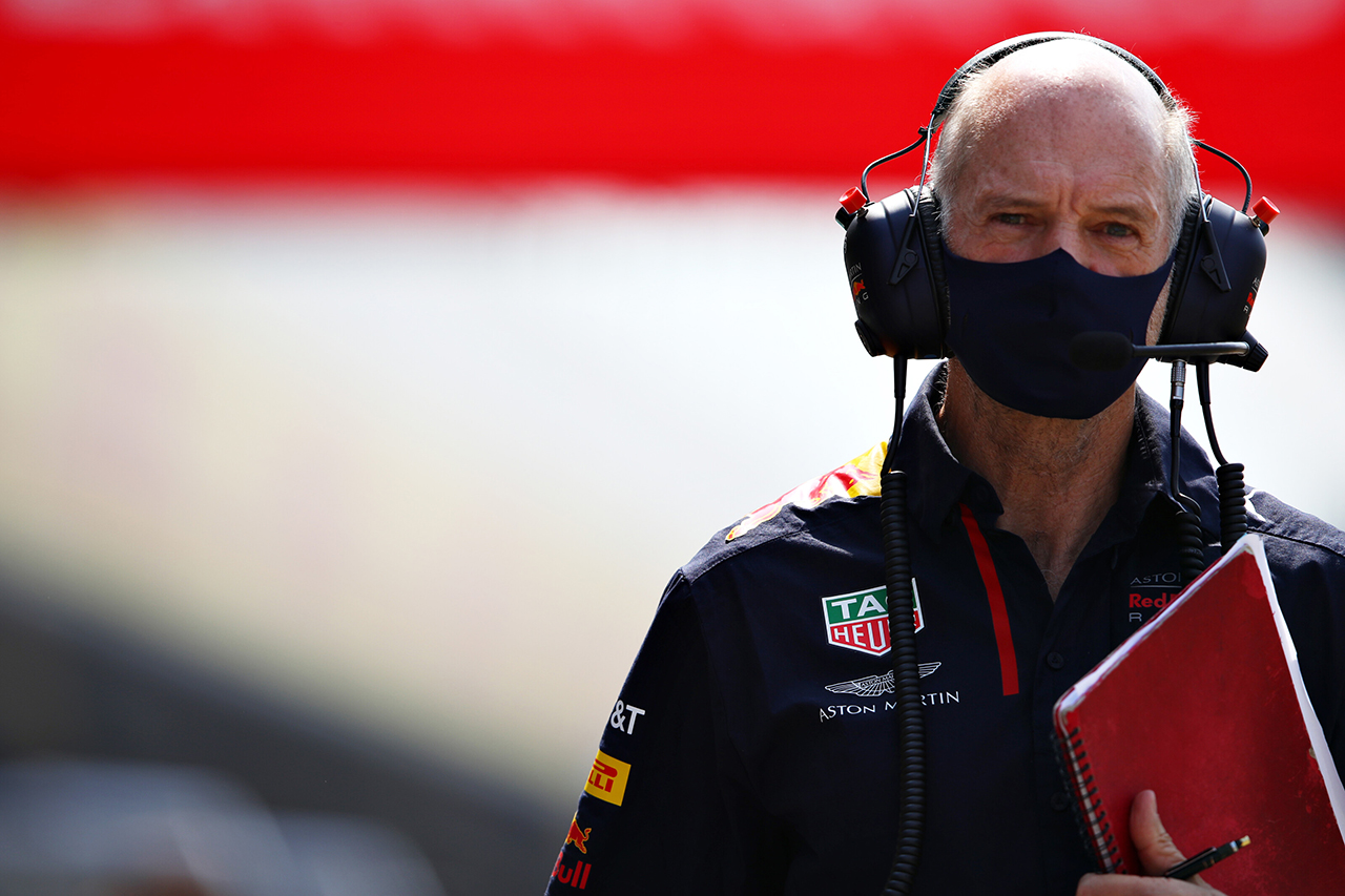 レッドブルF1、ニューウェイのアストンマーティン移籍報道を否定