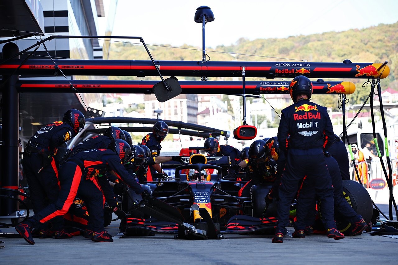 レッドブル・ホンダF1の最速ピットストップを支える“レーザー”技術