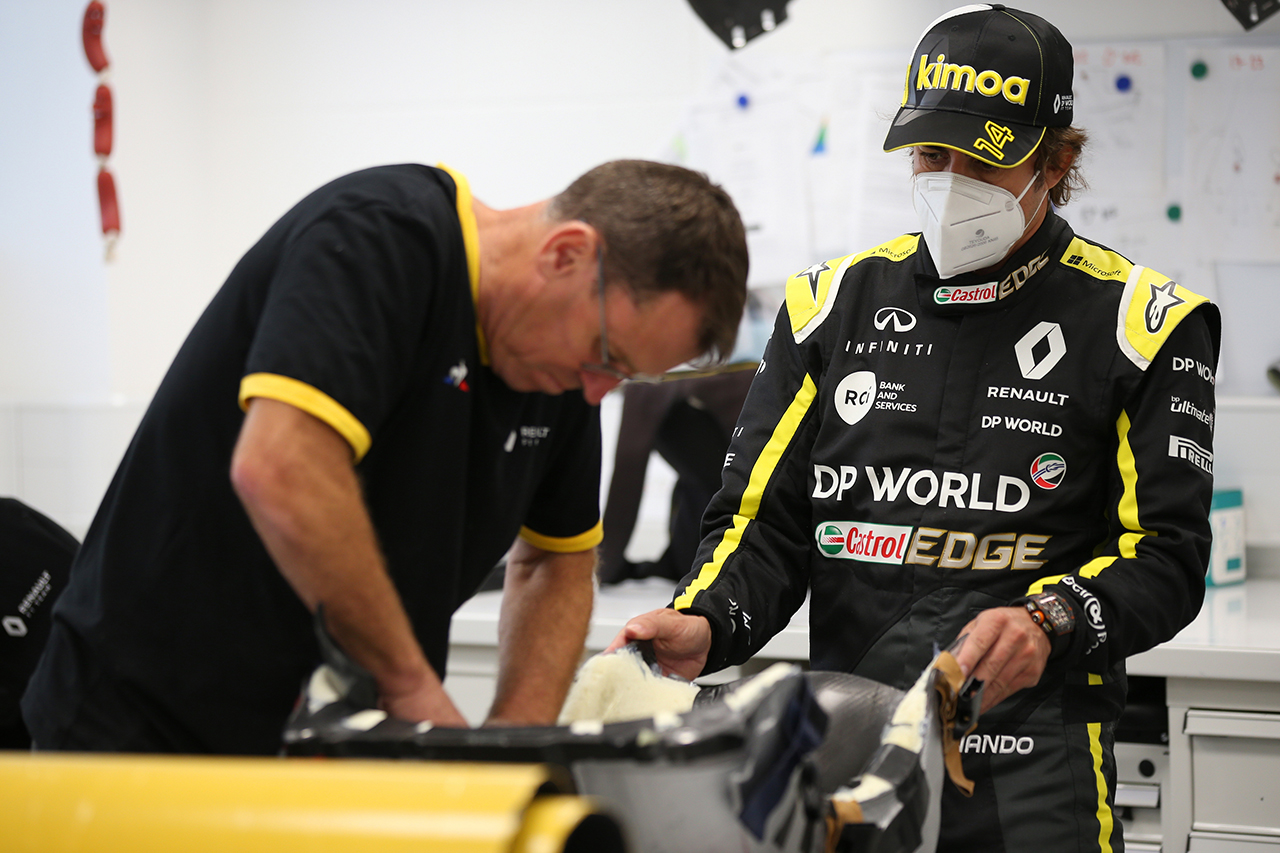 フェルナンド・アロンソ、ルノーF1の2020年マシンをテスト