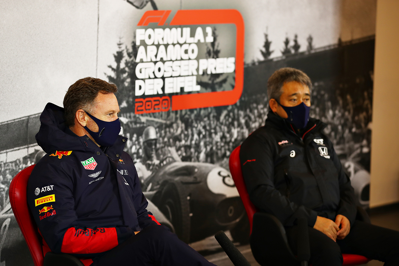 レッドブルF1代表 「すべてのオプションを検討する必要がある」