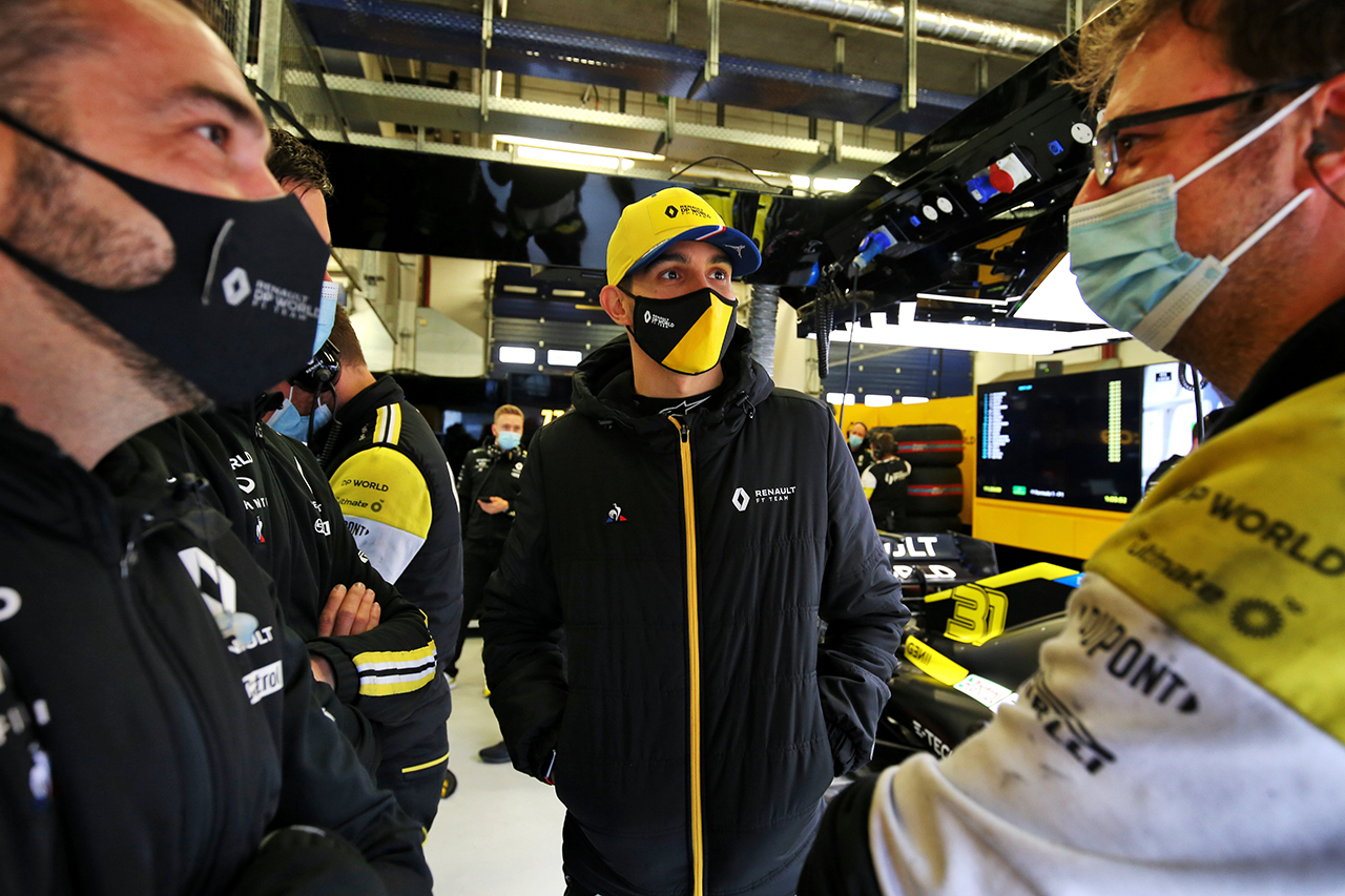 ルノーF1、エステバン・オコンのシート喪失の噂を否定